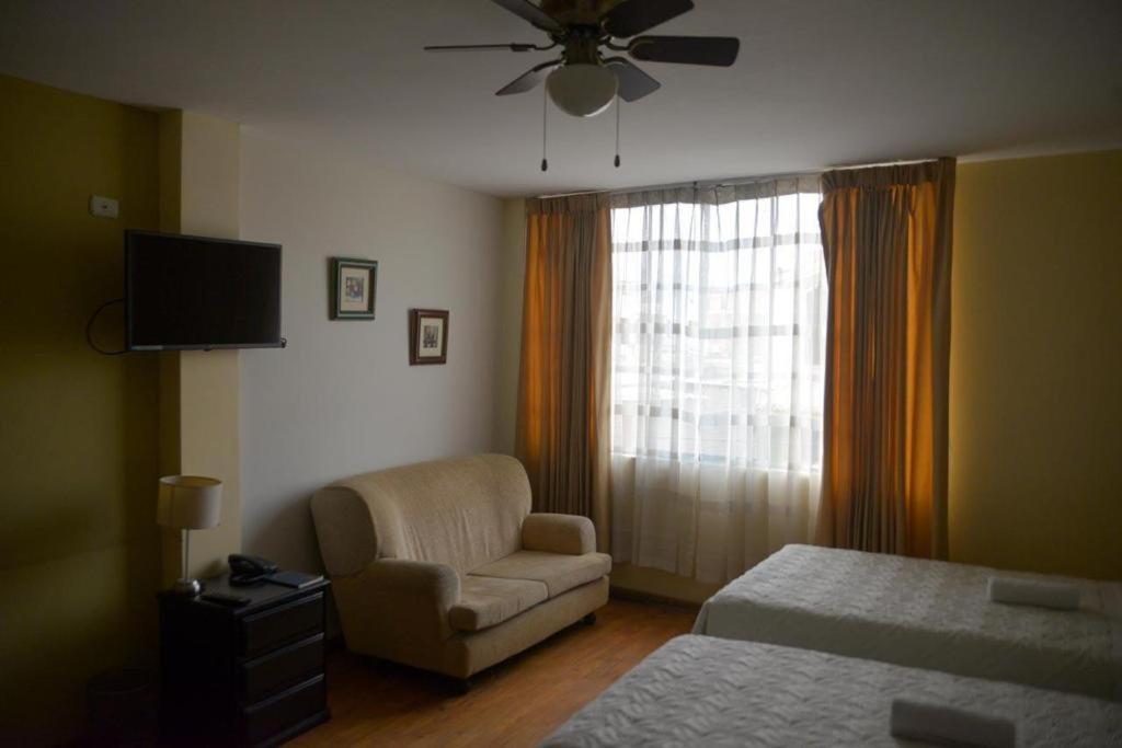 Hotel Las Condes Трухильо Екстериор снимка