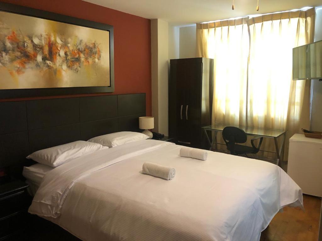 Hotel Las Condes Трухильо Екстериор снимка