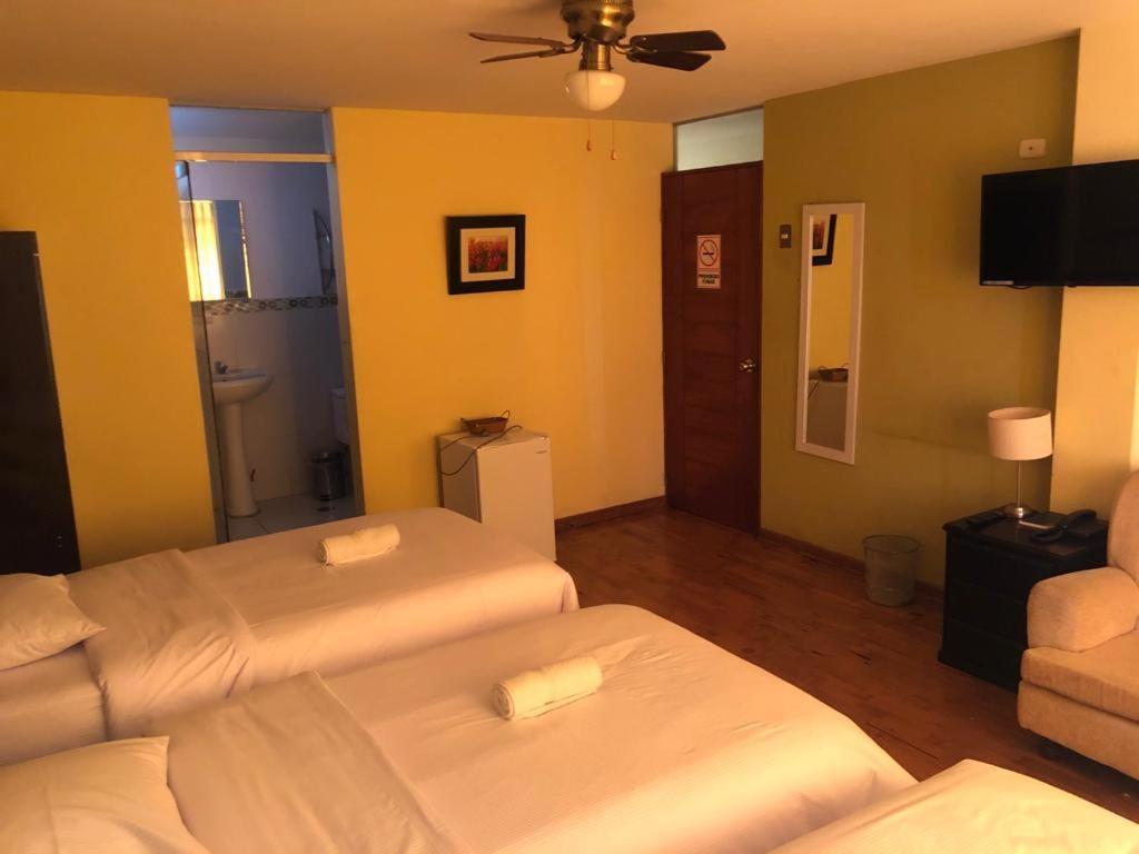 Hotel Las Condes Трухильо Екстериор снимка